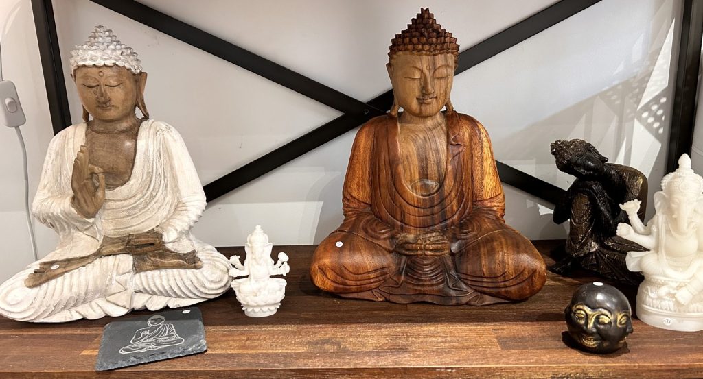 Statues de Bouddha variées