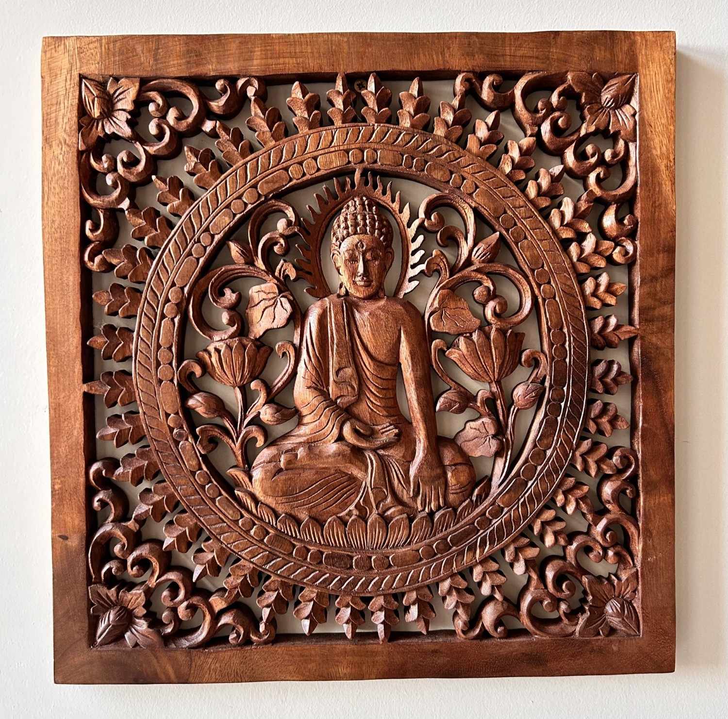 Sculpture en bois de Bouddha